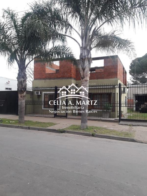 VENTA CASA TRES AMBIENTES